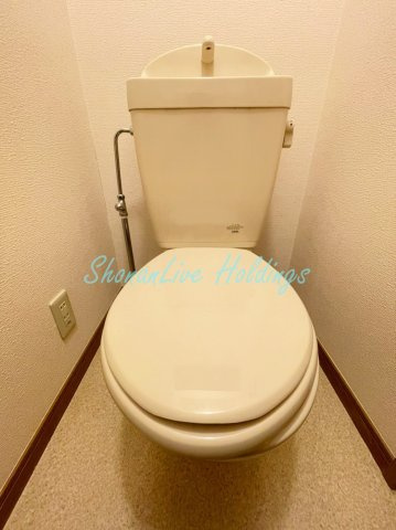横浜市戸塚区戸塚町のアパートのトイレ