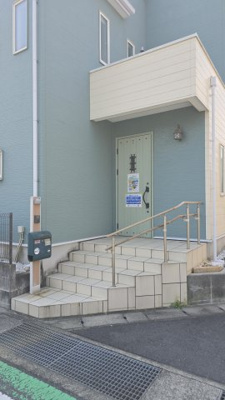 【玄関】 | 海老名市社家3丁目 中古戸建 全1棟