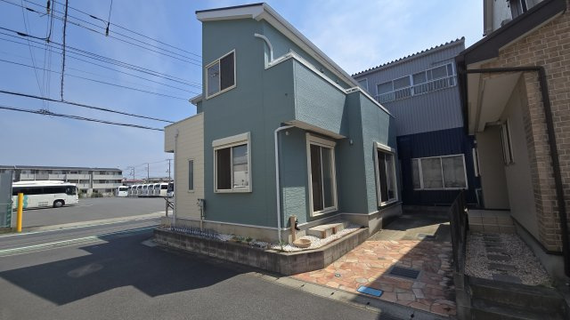 【前面道路含む現地写真】 | 海老名市社家3丁目 中古戸建 全1棟