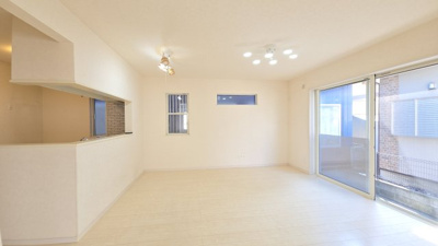【居間・リビング】 | 海老名市社家3丁目 中古戸建 全1棟