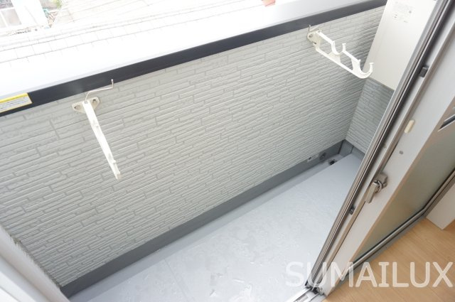 熊本市中央区国府３丁目のアパートのバルコニー