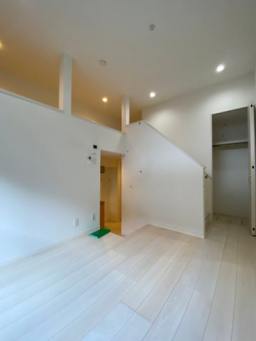 熊本市中央区国府３丁目のアパートの居間・リビング