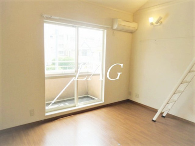【居間・リビング】 | フォークストンコート | 洋室のお部屋です。
