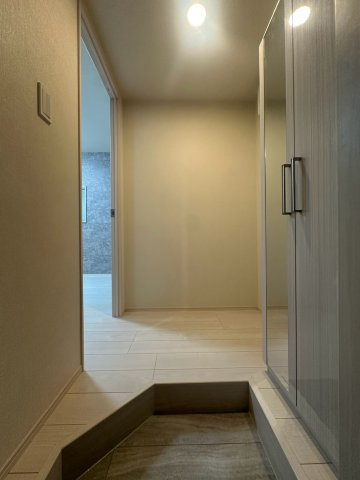 【玄関】 | ハーモニーテラス栗原Ⅲ | 別号室イメージの為、現状を優先致します。
