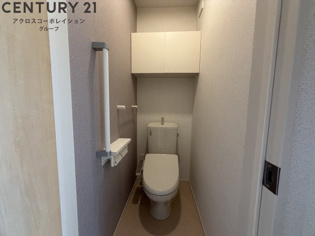温水洗浄便座付きのトイレです♪
