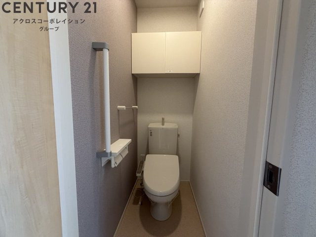 温水洗浄便座付きのトイレです♪