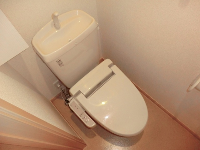 ウォシュレット付きのトイレです♪