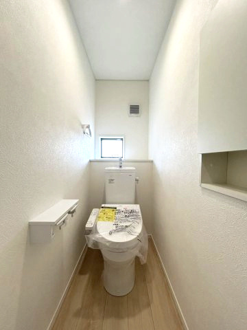 長野市松代町松代の新築一戸建のトイレ