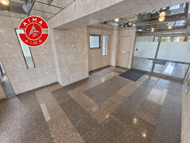 エステートマンション大濠グランディールのロビー|温かみのあるエントランスロビーです。