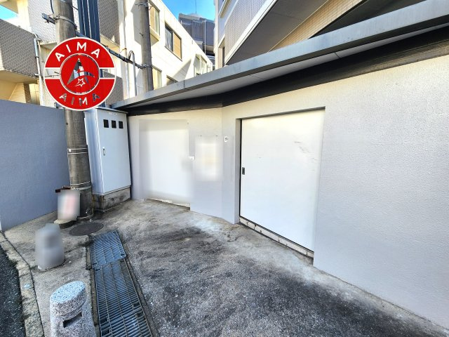 エステートマンション大濠グランディールのその他共用部分|敷地内には、ゴミ出しが可能な専用ゴミ置き場を完備。