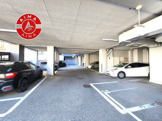 エステートマンション大濠グランディールの駐車場|敷地内の駐車場です。
