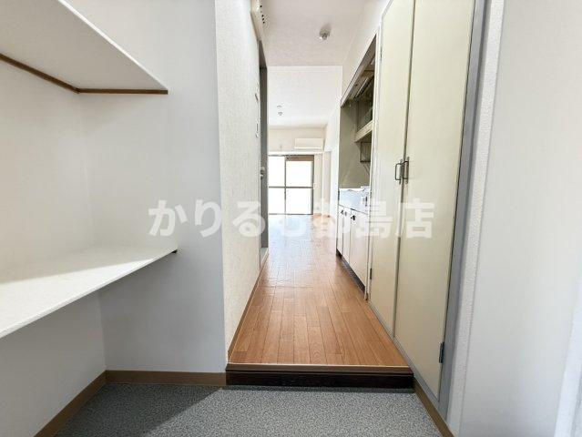 プレジデント横田の玄関