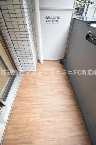 プレサンス堺筋本町センティスのバルコニー