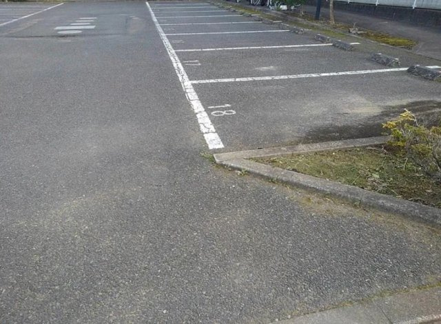 レオパレスながしまの駐車場