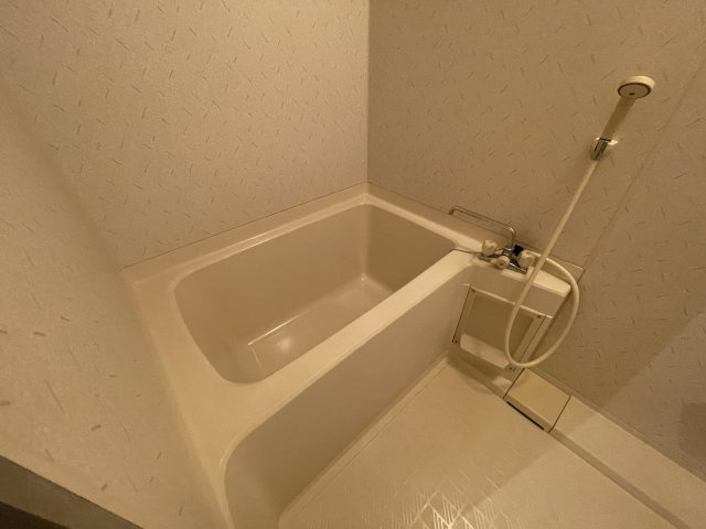 ハイツ本多聞の浴室