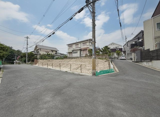 茨木市南春日丘3丁目の外観|南西角地に近い開放感が魅力的♪