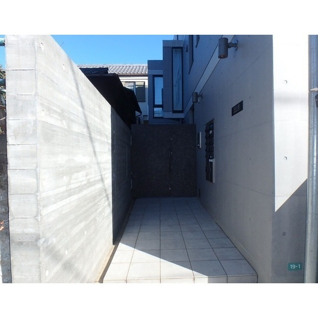 FARE中野Ⅵのエントランス