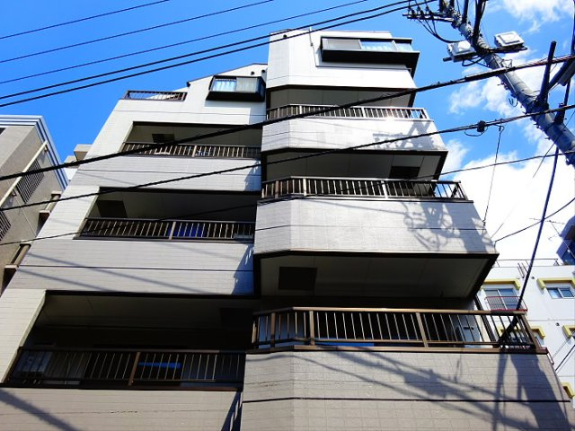 リバーファームの外観