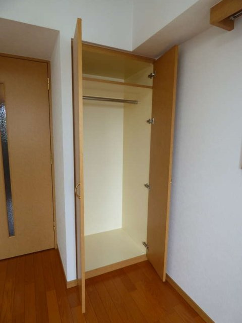 ルーブル鷺宮弐番館の収納|クローゼット