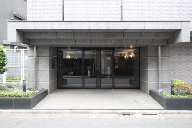 ルーブル鷺宮弐番館のエントランス
