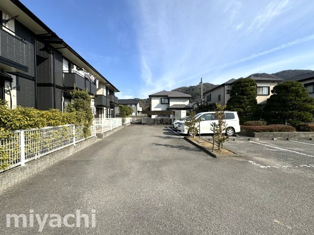 コーポのぞみの駐車場