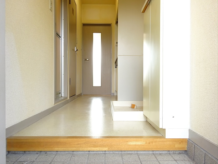 ヴェルドミール和泉の玄関