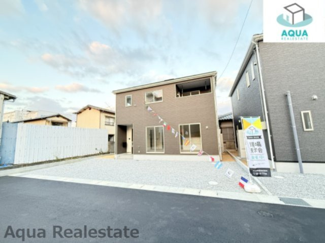 高松市香西本町の新築一戸建の駐車場|駐車場があるので、車を買う予定の方も安心です