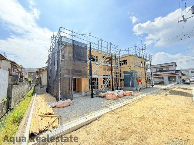高松市香西本町の新築一戸建の駐車場