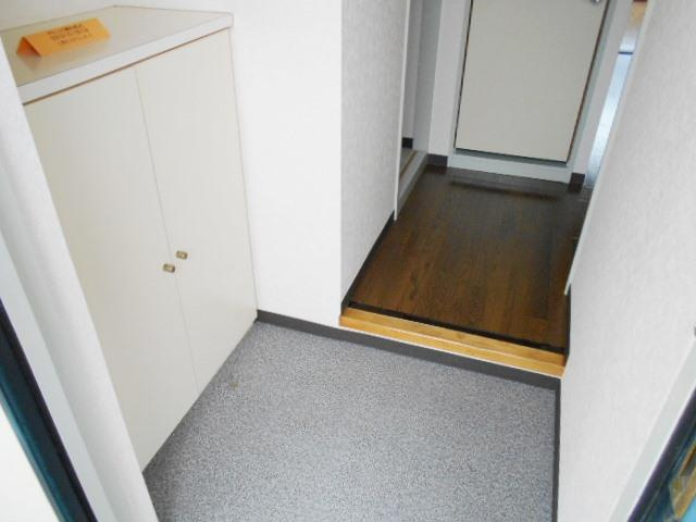 ハイデンス上の宮Ⅱの玄関
