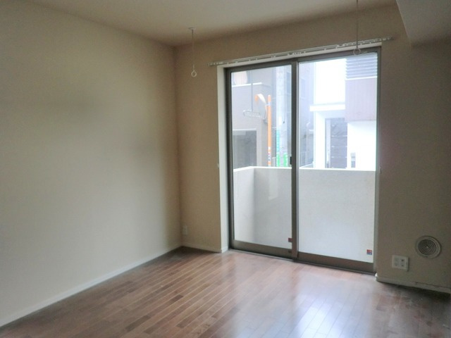 ジョイバレー三軒茶屋の寝室|★キレイなフローリングの角部屋です★