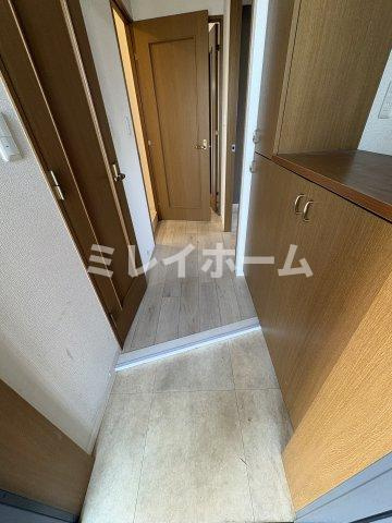 コスモリード池上の玄関|同建物内、別のお部屋の参考写真になります。