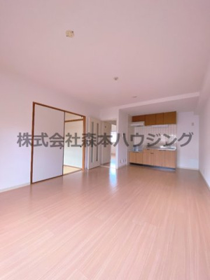 【居間・リビング】 | 　ネストクレール | こちらのリビングで趣味の時間をお楽しみください