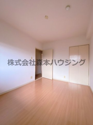 【洋室】 | 　ネストクレール | 個人の部屋や寝室として使える洋室です