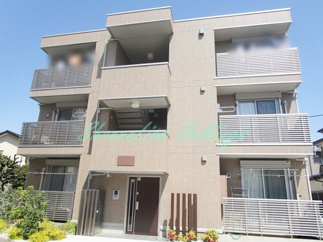 茅ヶ崎市赤松町のアパートの外観