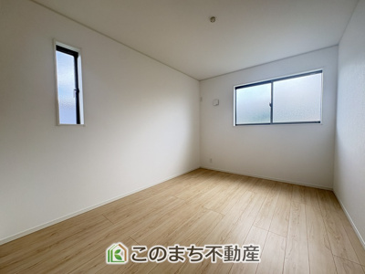 【洋室】 | CRADLE GARDEN真岡市台町　第10　1号棟 | 窓が多く明るい室内が好印象☆