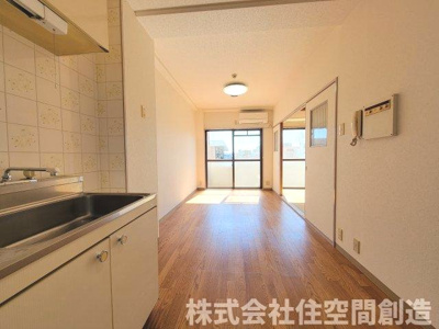 【居間・リビング】 | セントポリア豊中 | ※同タイプの写真となり、実際のお部屋とは異なる場合があります