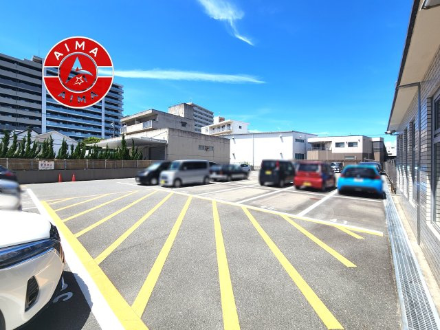エバーライフハコザキの駐車場|敷地内の駐車場です。