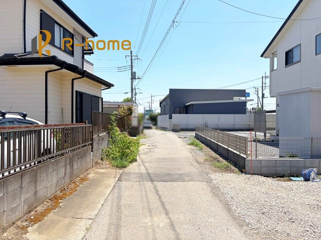 坂東市岩井第3　新築戸建て　1号棟の前面道路含む現地写真|周辺環境も併せて案内致します♪
閑静な住宅地で笑顔あふれる新生活！
ぜひ現地へお越しください♪