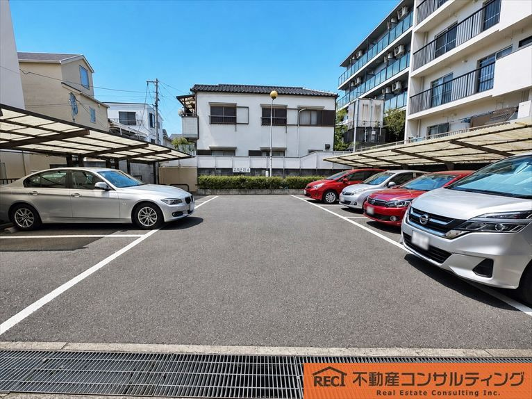六甲篠原パークマンションの駐車場