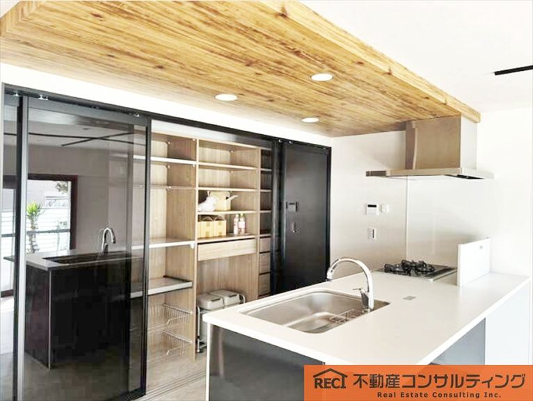 六甲篠原パークマンションのキッチン|南西角部屋で陽当たり・通風良好です！