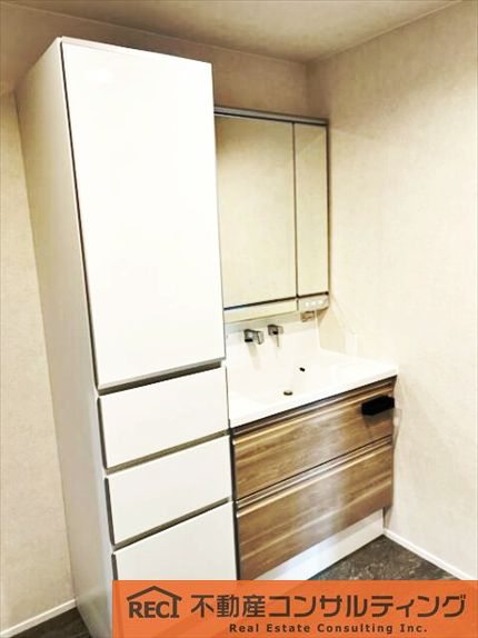 六甲篠原パークマンションの独立洗面台