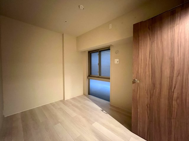 ラグジュアリー感が家にも欲しい！！そんな夢を叶える物件なんてあるのか、、えぇ、あるんです！！ココ海老名では知らない人いないマンション！それが、『リーフィアタワー海老名ブリスコート』美室マンションの洋室|きれいな洋室です