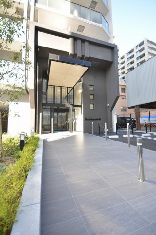 アーバネックス西本町のエントランス