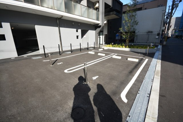アーバネックス西本町の駐車場