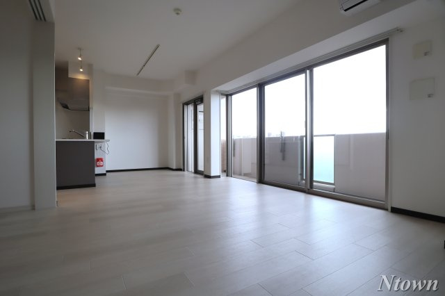 【居間・リビング】 | 茶屋ヶ坂ライズ | ゆったり過ごせる居間です