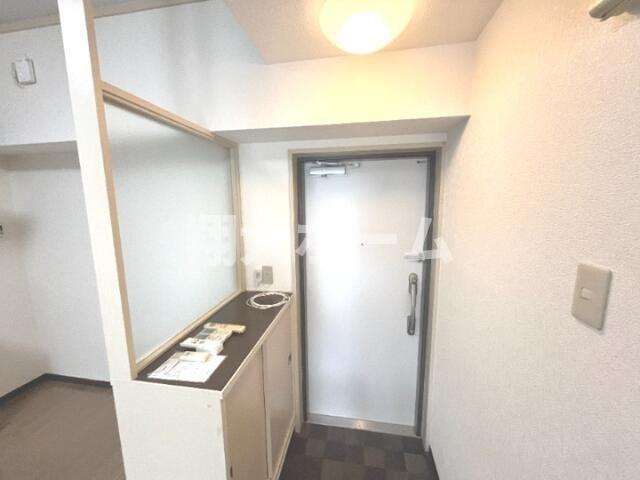 三栄マンション立川の玄関