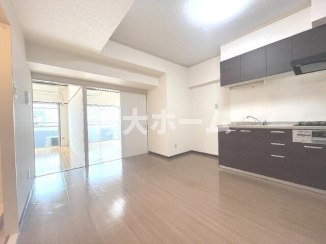 三栄マンション立川の居間・リビング
