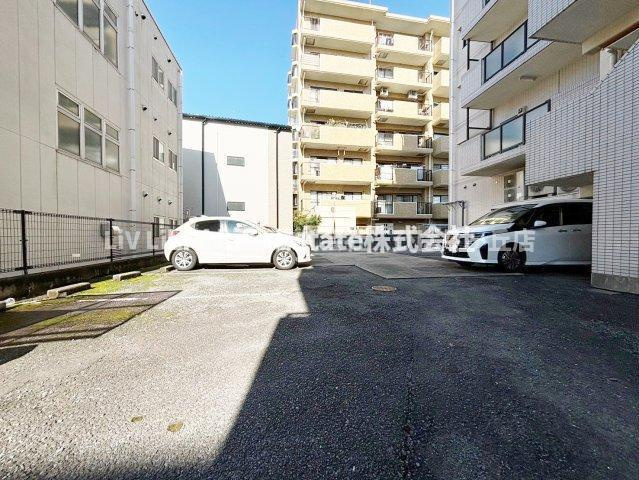JUNラークヒルの駐車場