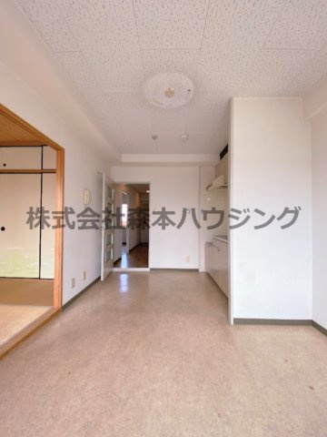 【居間・リビング】 | 　エバーグリーン | 使い勝手の良い居間です