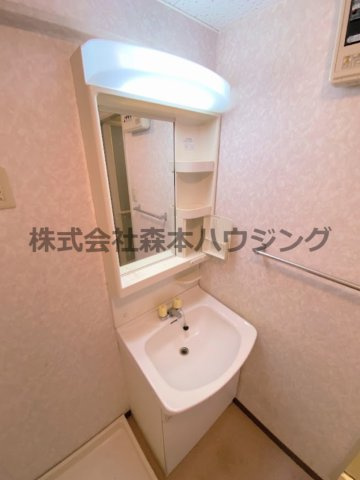 【独立洗面台】 | 　エバーグリーン | 独立洗面台、小物を置くことができて便利です